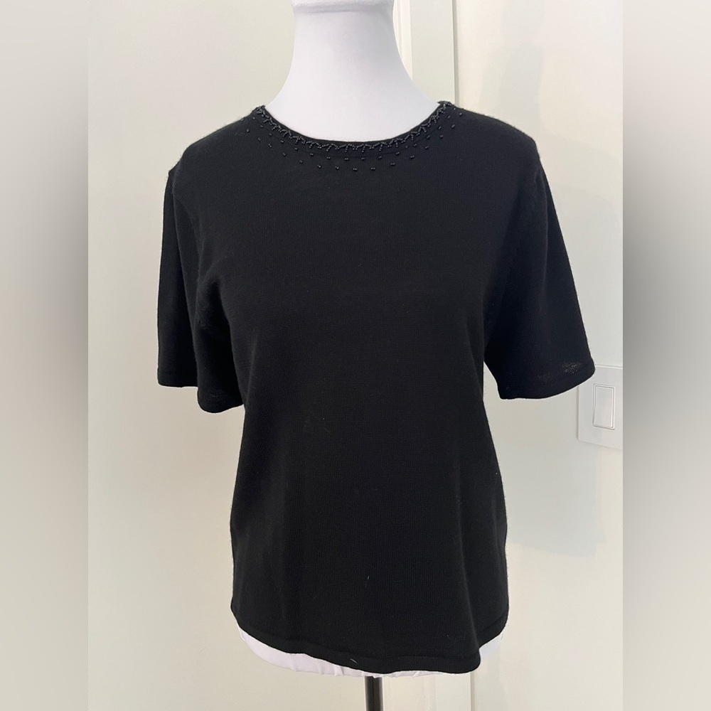 VINTAGE Black Short Sleeve Sweater Delicate Bead Detail Casual Day to Night Chic